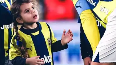 Dzeko'nun Kızı Babasının Yarasına Bakınca...