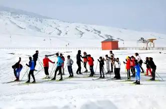 Muş'ta Kayakçılar Soğukta Antrenman Yapıyor