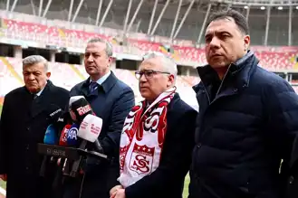 Sivasspor'a Moral Ziyareti: Vali ve Başkan Desteğe Çağrıda Bulundu