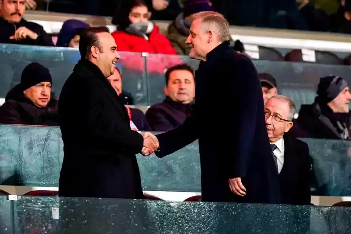Başakşehir-Galatasaray Maçı Başladı!