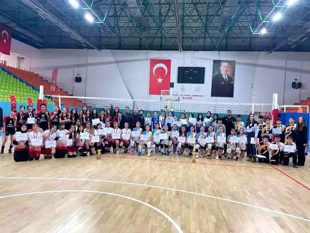Elazığ'da Voleybol Turnuvası Sonuçlandı
