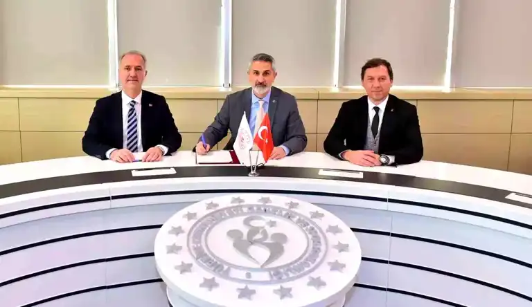 İnegöl'e Yeni Yüzme Havuzu!