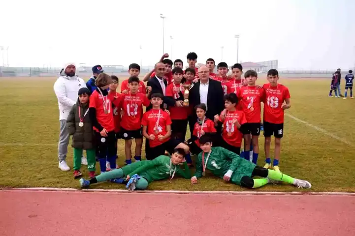 Afyonkarahisar'da Okul Sporları Futbol Turnuvası Sona Erdi