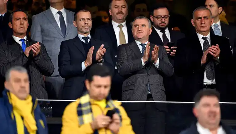 UEFA Başkanı Ceferin, Kadıköy'de Fenerbahçe Maçında!
